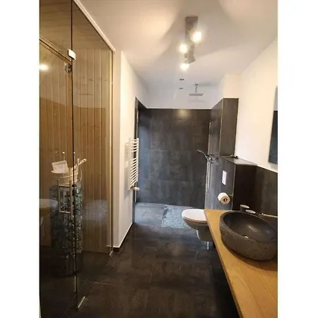 With Swimming Pool Casa vacanze